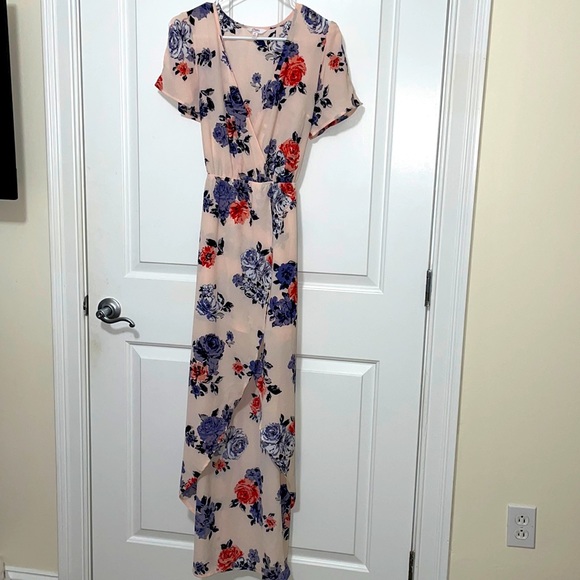 NWOT never worn blush floral maxi dress size medium - Picture 1 of 5